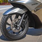 Honda PCX 2022 chega com novas cores e grafismos 13