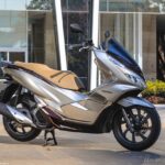 Honda PCX 2022 chega com novas cores e grafismos 3
