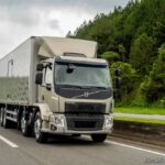 Com vendas do VM em alta, Volvo lança versão 2022 com mudanças internas na cabine 5
