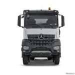 Mercedes-Benz-lanca-extrapesado-Arocs-8×4-no-Brasil-Branco-2