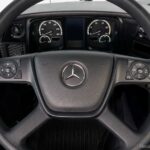 Mercedes-Benz-lanca-extrapesado-Arocs-8×4-no-Brasil-Detalhes-2