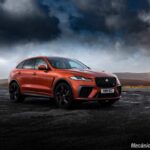 37. Jaguar F-PACE SVR_22MY_Visão frontal lateral