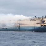 Navio cargueiro que pegou fogo em fevereiro afundou enquanto era rebocado-2