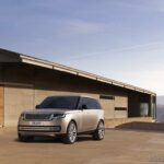 Range Rover 22MY_Exterior_Visão dianteira e lateral (10)