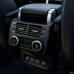 11.-Land-Rover-Discovery-2023_interior