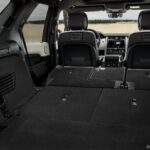 16.-Land-Rover-Discovery-2023_interior_bancos-rebatidos