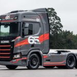 Serie-Especial-65-anos-Scania-e-limitada-em-265-kits-para-unidades-de-450-e-540-cv-com-tracao-6×2-ou-6×4-6