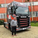 Serie-Especial-65-anos-Scania-e-limitada-em-265-kits-para-unidades-de-450-e-540-cv-com-tracao-6×2-ou-6×4-Henrique-34