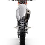 438435_250 SX-F MY23_Rear_MY23_01 Studio