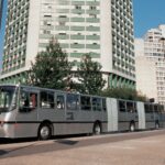 Biarticulado-Volvo-completa-tres-decadas-de-transformacao-no-transporte-de-passageiros-1