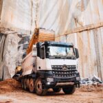 Caminhao-extrapesado-Arocs-8×4-foi-projetado-para-situacoes-extremas-de-operacoes-off-road-1