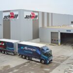 40 Tonnen Gesamtgewicht: batterieelektrischer eActros fährt jetzt mit Anhänger im Nordschwarzwald
Gross total weight of 40 tons: the battery-powered eActros now on the road in the northern Black Forest with a trailer