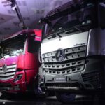Testados-no-Brasil,-linha-2023-dos-caminhões-Mercedes-Benz-reduz-emissões,-consumo-de-combustível-e-custos-operacionais—destaque