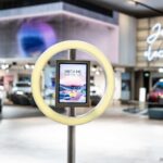 BMW-Welt-apresenta-BMW-i-Mega-Me-uma-nova-animacao-3D-com-tecnologia-de-troca-de-rosto-2