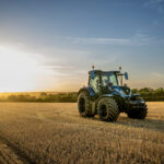 THE-FPT-INDUSTRIAL-N67-NATURAL-GAS-ENGINE-POWERS-THE-WORLDS-FIRST-LNG-PROTOTYPE-TRACTOR-DESIGNED-BY-NEW-HOLLAND-AGRICU_631494