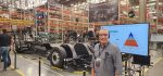 Tarcisio Dias durante visita na fábrica da Mercedes-Benz – 2023 – Ônibus elétrico – (4)