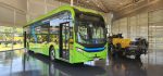 Tarcisio Dias durante visita na fábrica da Mercedes-Benz – 2023 – Ônibus elétrico – (7)