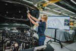 How the BMW Group is attracting women to STEM careers – Mulher mecânica (3)