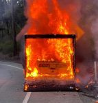 Protótipo do Ford-Ghia Probe I queima até virar cinzas em Monterey – 4