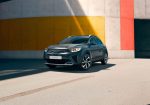 kia-banner-stonic-cinza-amarelo