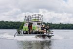 Kombi Boat, embarcação retrô, lazer náutico, catamarã personalizado, motor Mercury, design naval – (2)