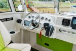 Kombi Boat, embarcação retrô, lazer náutico, catamarã personalizado, motor Mercury, design naval – (7)