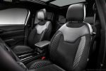 Jeep_Commander_Blackhawk_My27_016