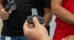 Chevrolet cria trava para cinto de segurança que impede a movimentação indevida de veículos em exposição
