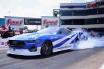 ford mustang cobra jet 2200, ford racing, ford motor company, arrancada eletrica, nhra recorde mundial, tecnologia de baterias de alta performance – (1)