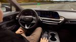 gm super cruise 2028, cadillac escalade iq tecnologia, mudanca de faixa por olhar, patente gm conducao autonoma, inteligencia artificial automotiva, mobilidade inteligente – (1)